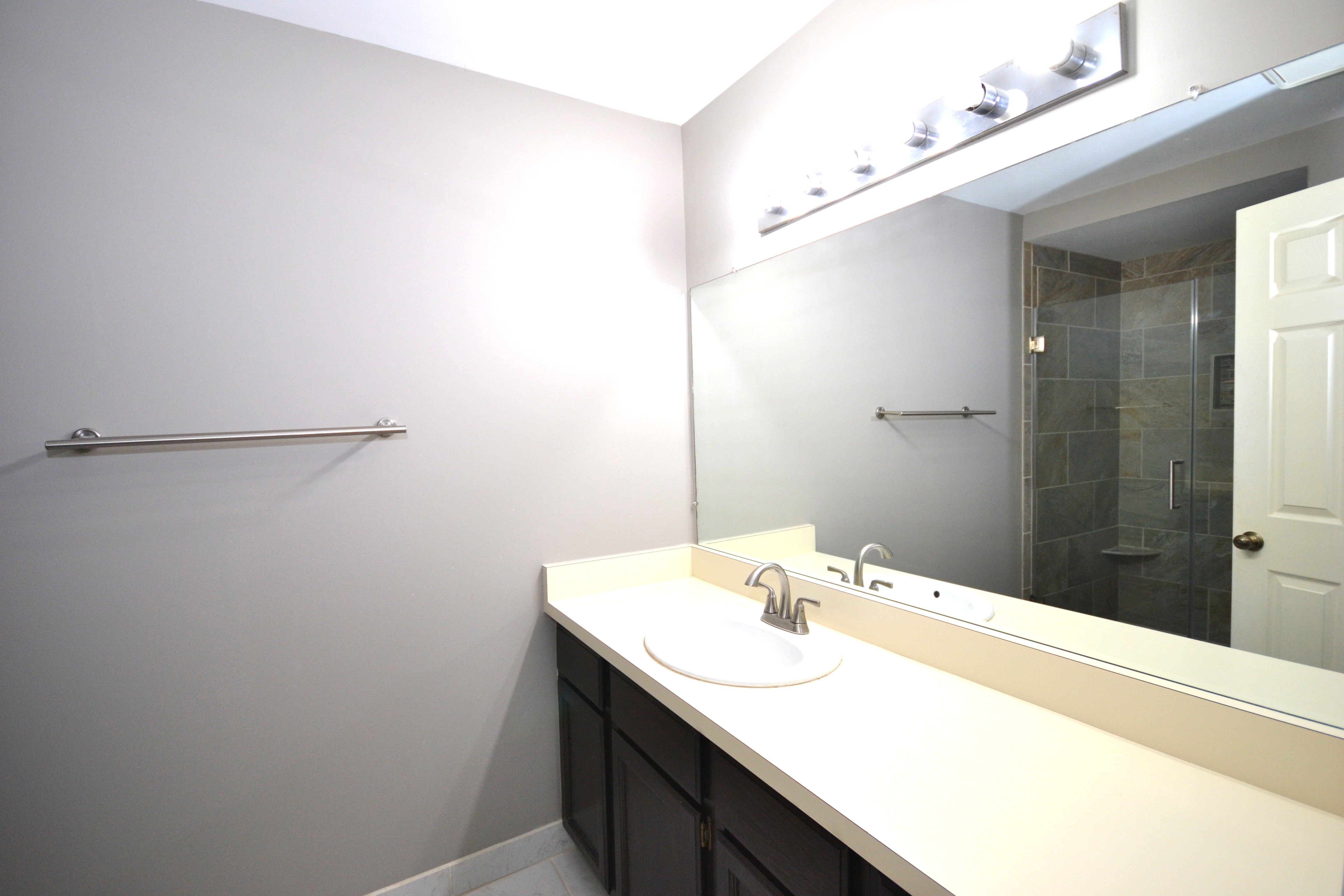 Dearborn City, Michigan 48124, United States, 2 Bedrooms Bedrooms, ,3 BathroomsBathrooms,Residential,Pending,131924