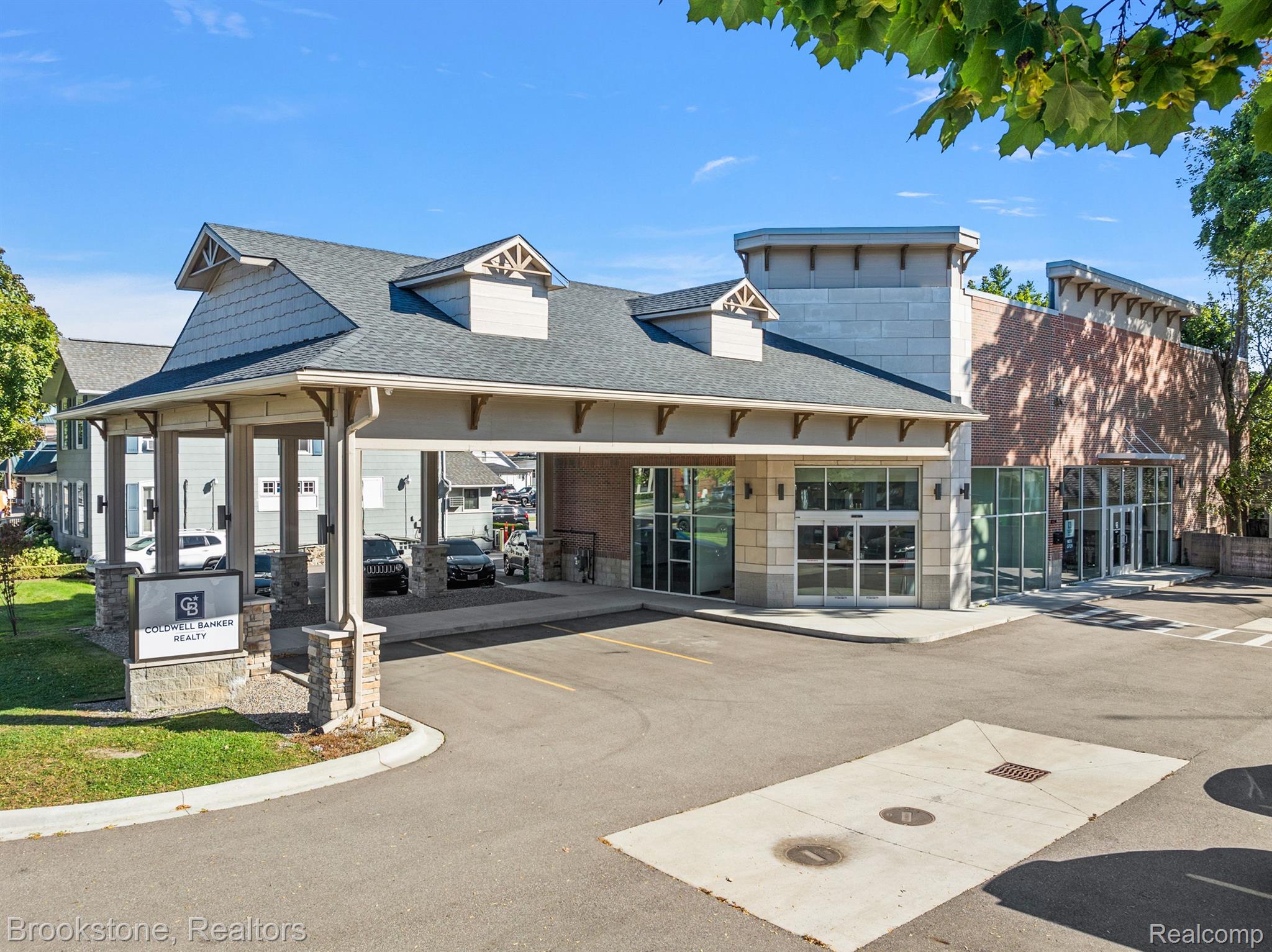 311 W UNIVERSITY Drive