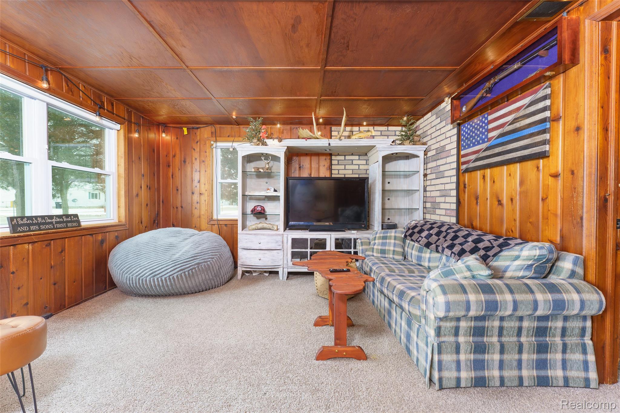 522 E FRANK Street E