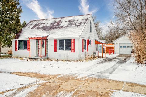 522 E FRANK Street E Fowlerville Village MI 48836