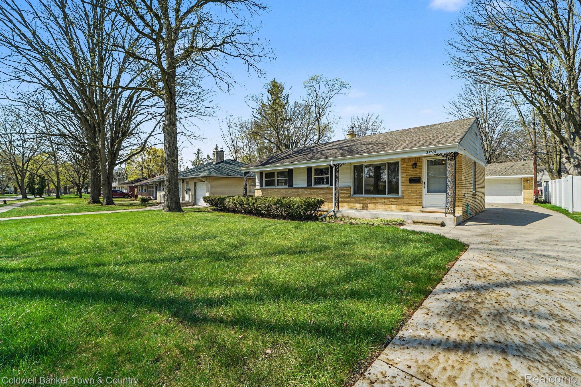 27691 Lexington Parkway