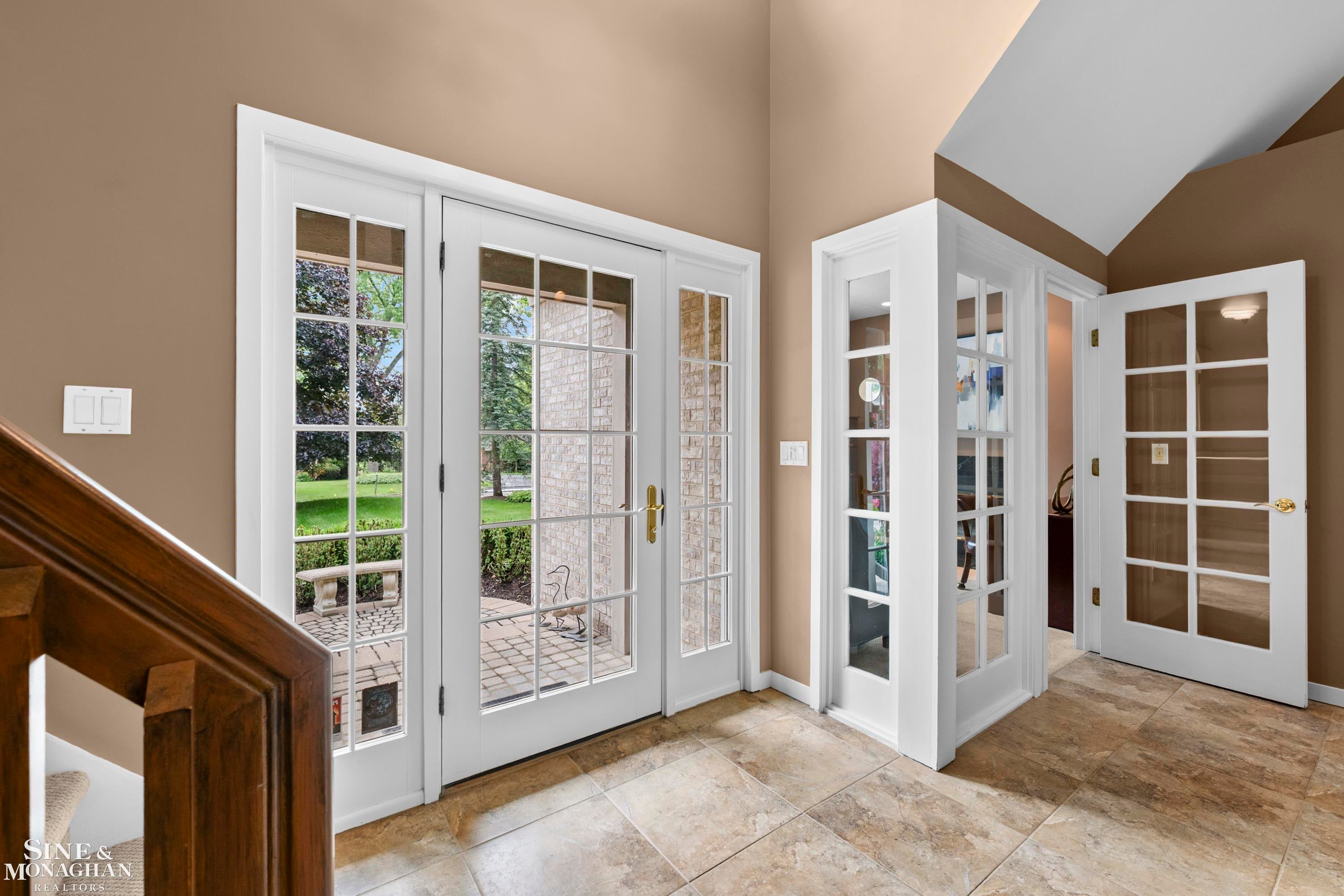 25963 Ridgewood Drive