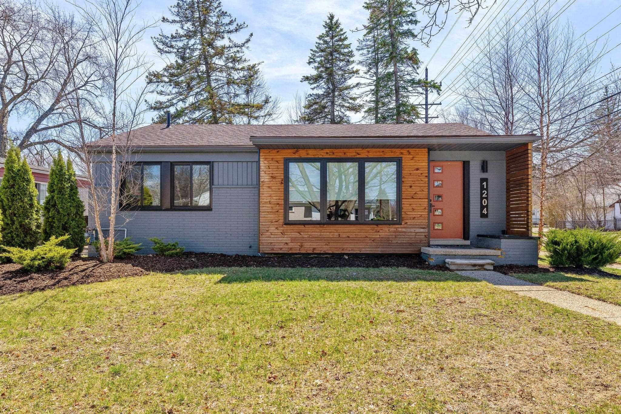 1204 Woodlawn Avenue