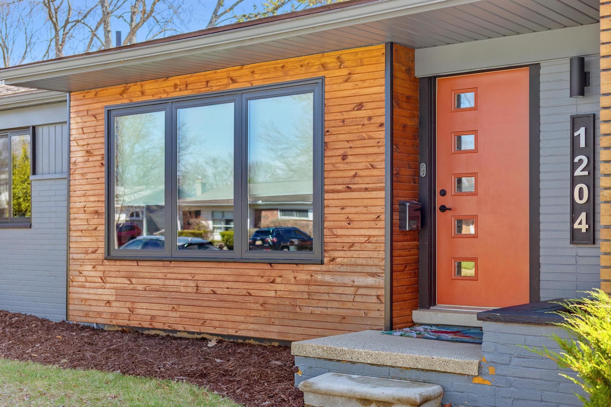 1204 Woodlawn Avenue