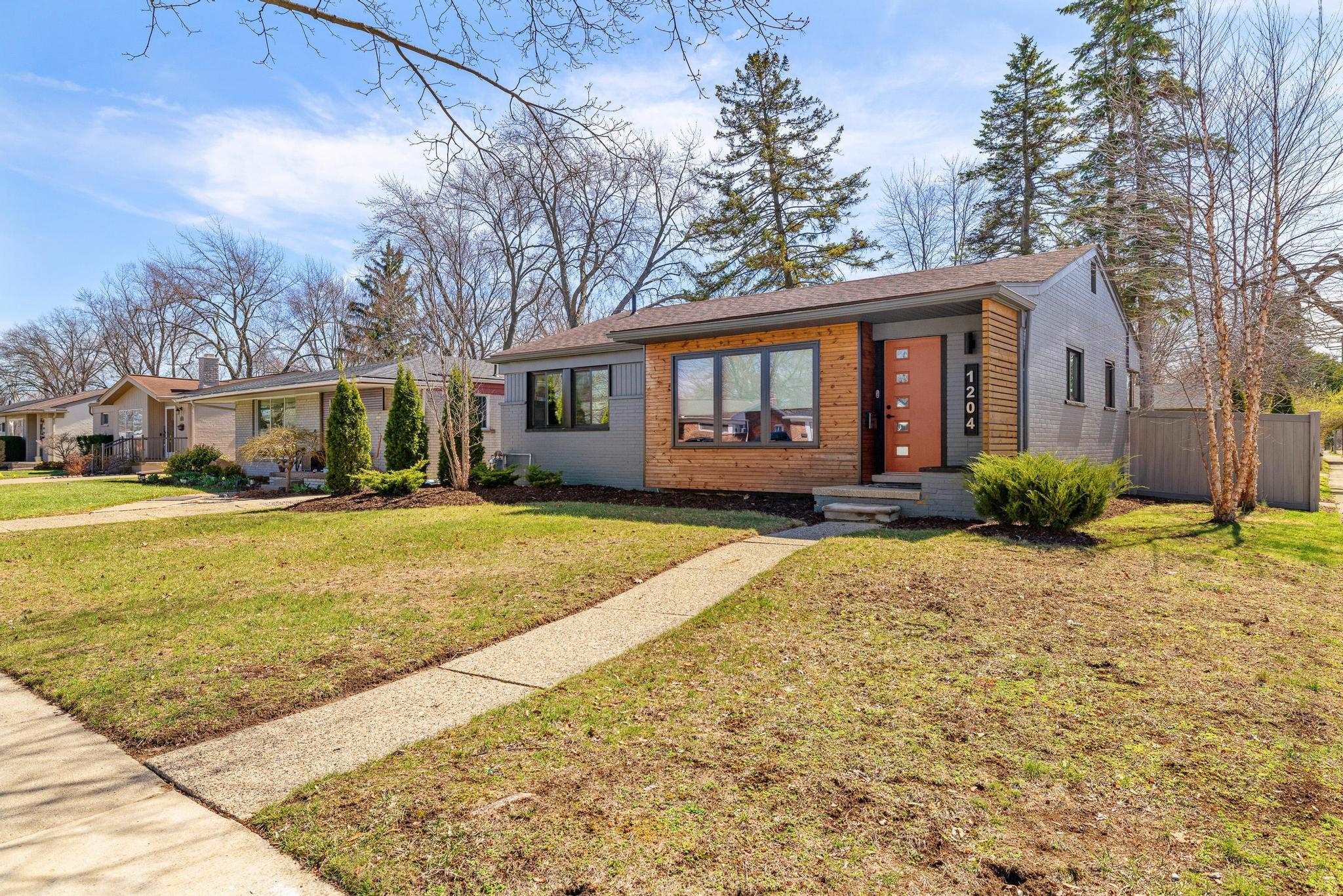 1204 Woodlawn Avenue