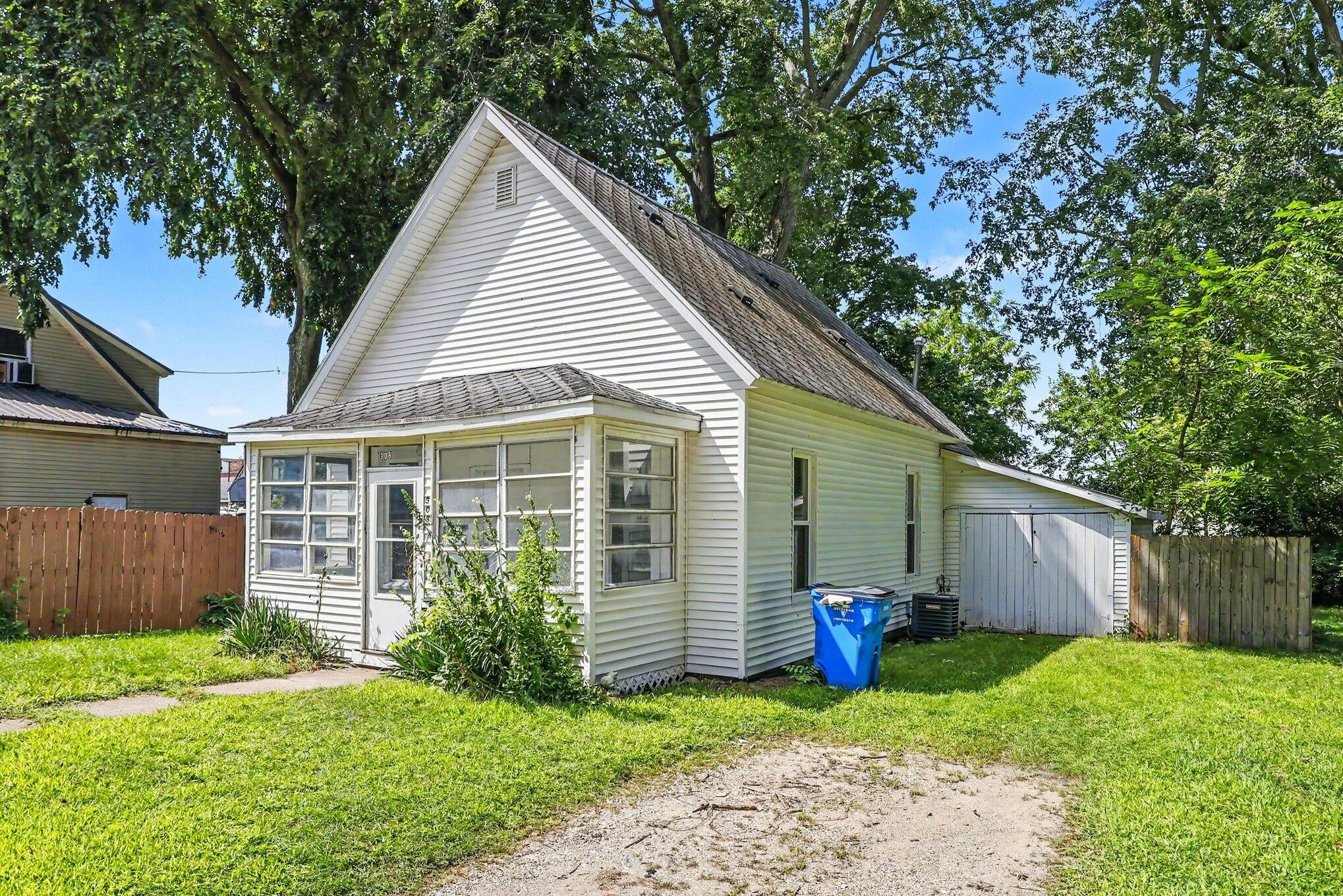308 N 6th Street