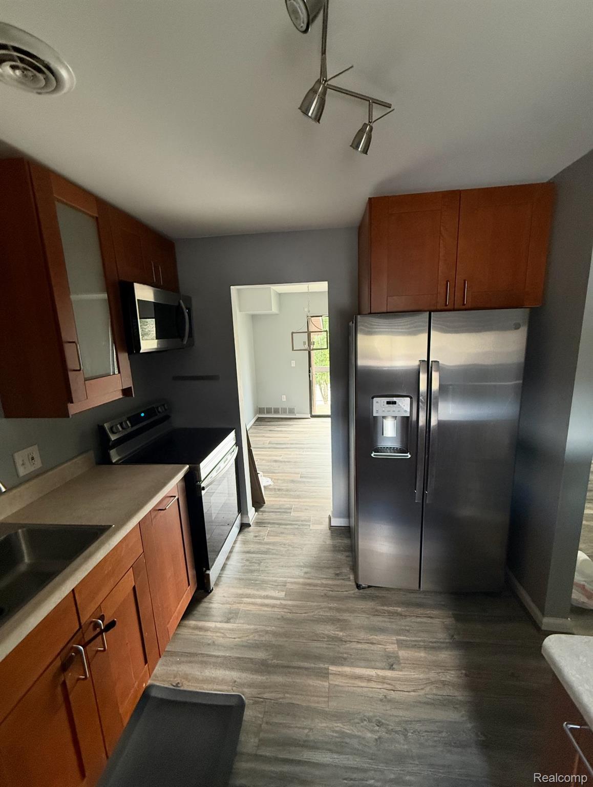 33825 Pondview Circle