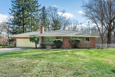 515 Whims Lane Oakland Charter Township MI 48306