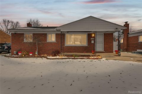 22644 Hill Street Warren City MI 48091