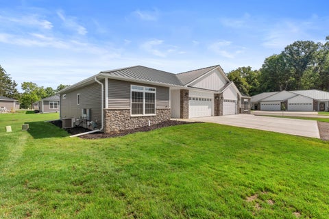 Tiny photo for 243 Auseon Court, Hillsdale City, MI 49242 (MLS # 53026055742)