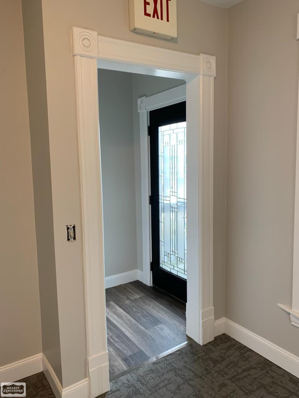 143 W Saint Clair Street