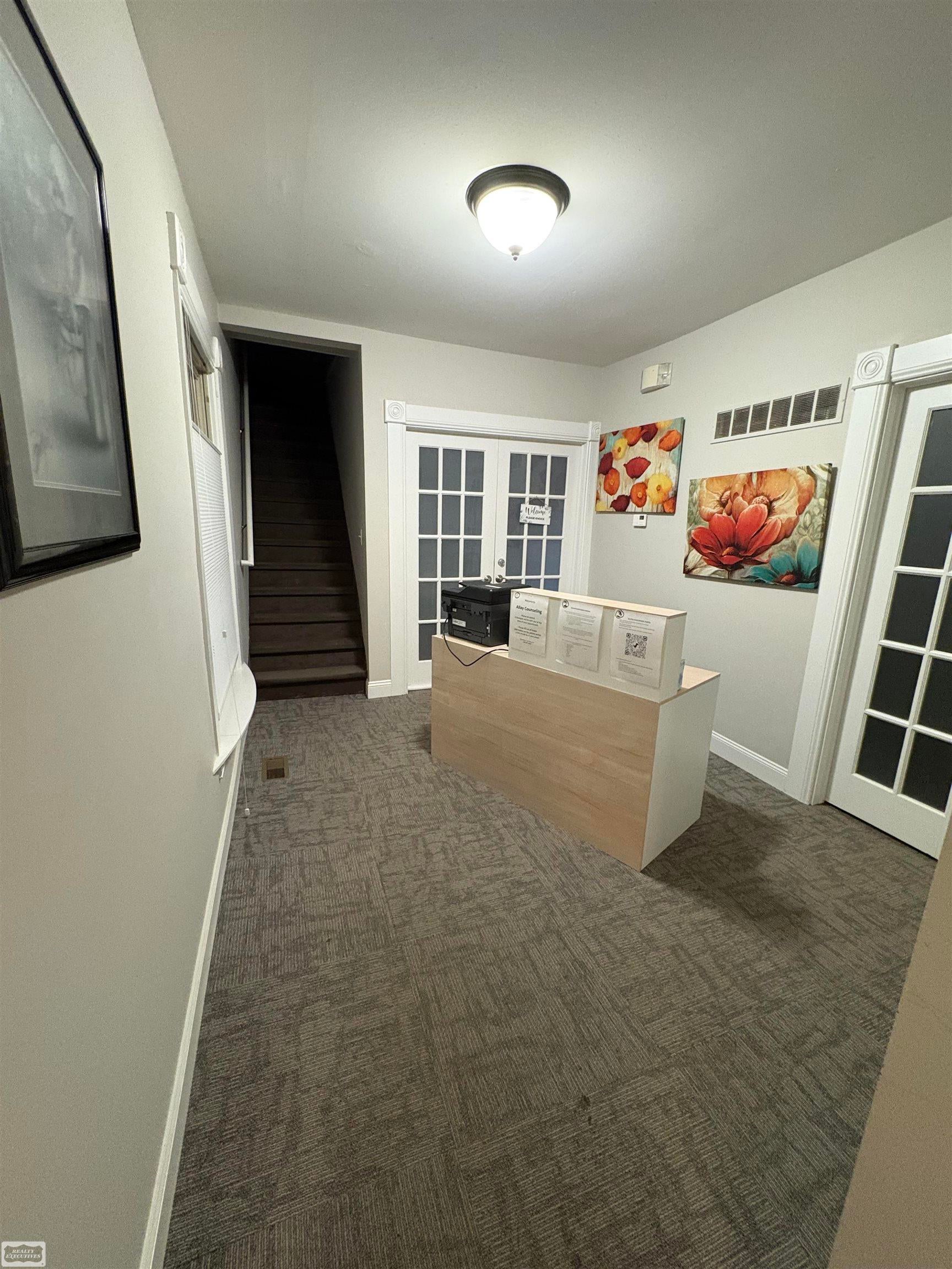 143 W Saint Clair Street