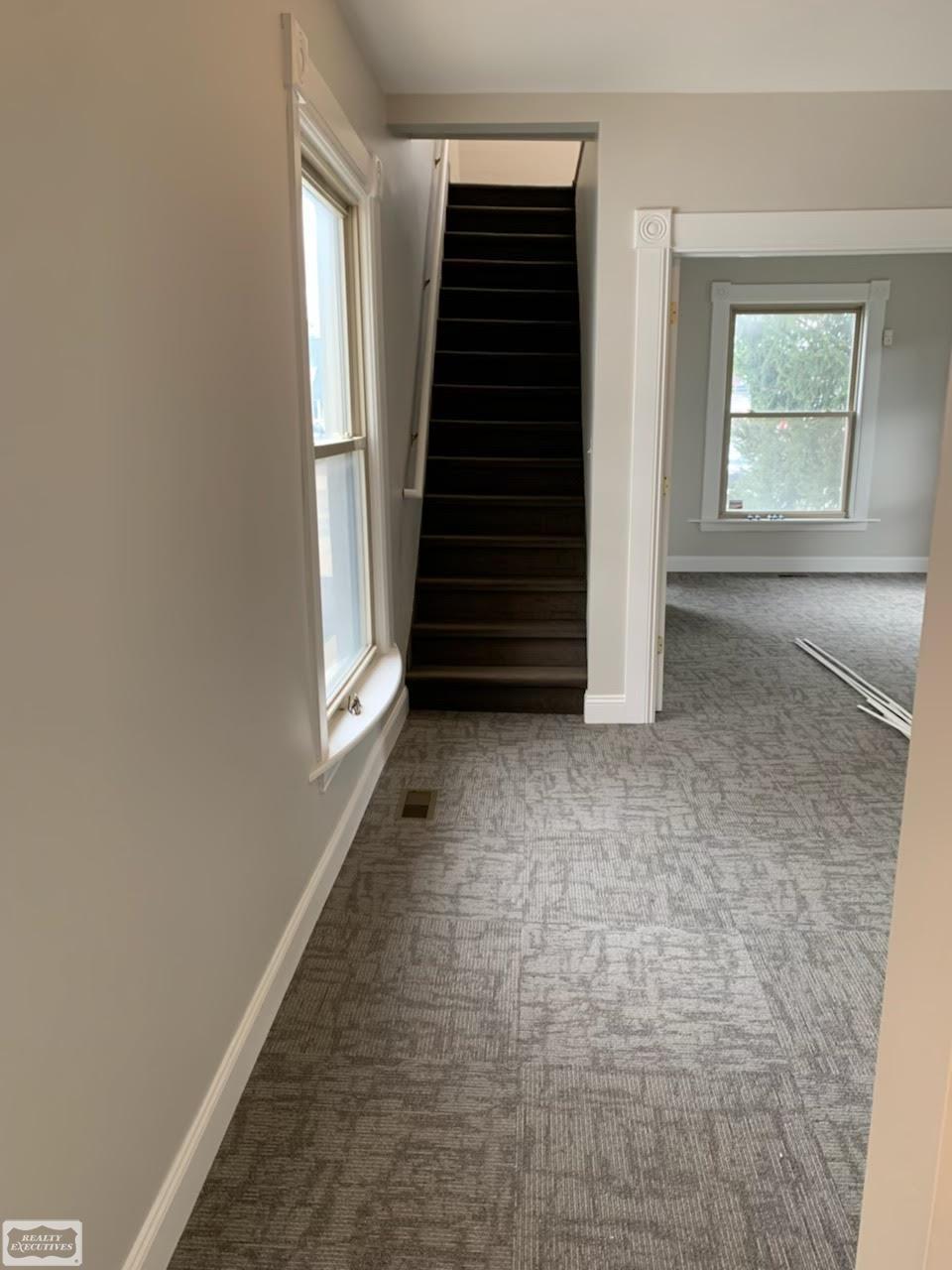 143 W Saint Clair Street