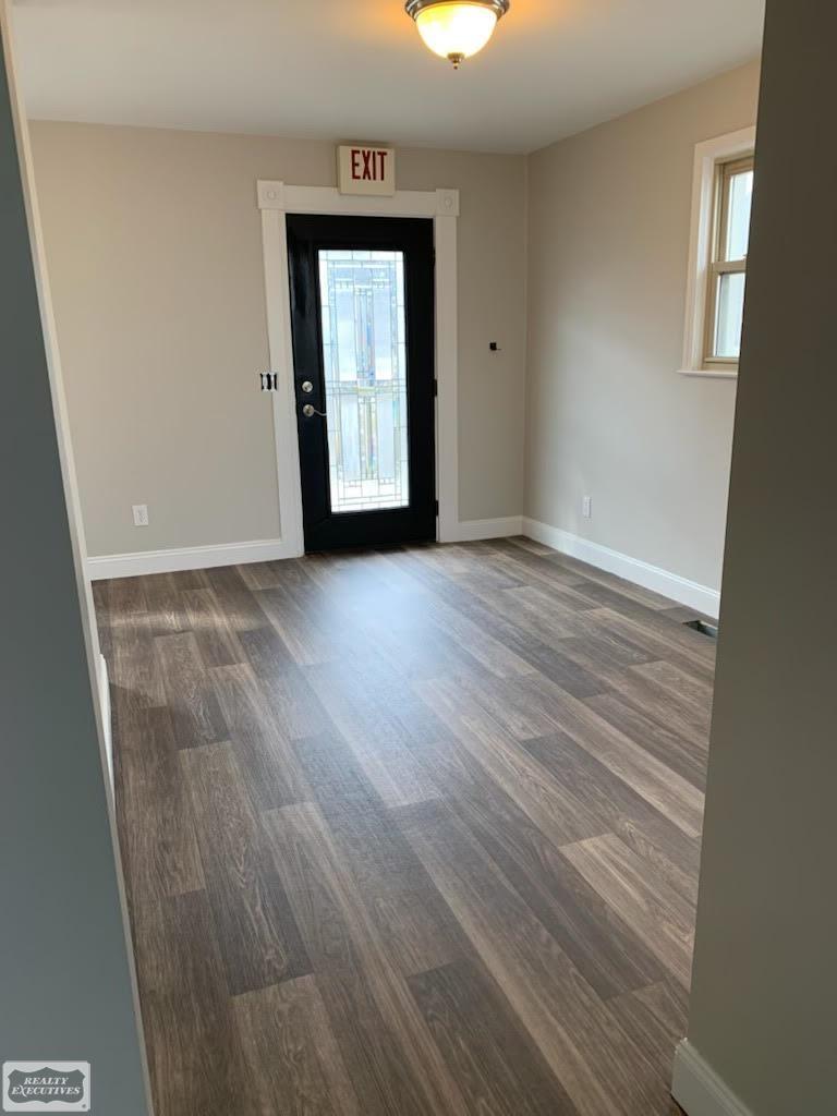 143 W Saint Clair Street