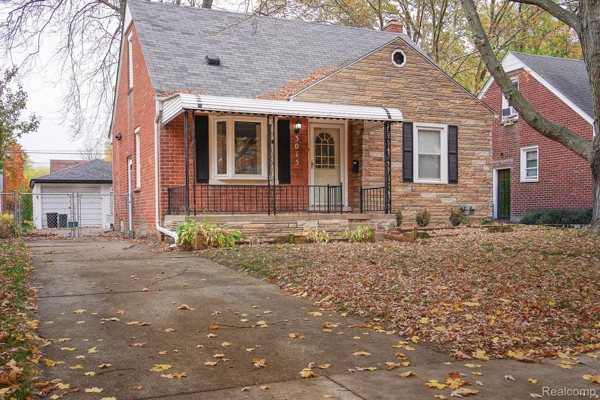 3015 N Vermont Avenue