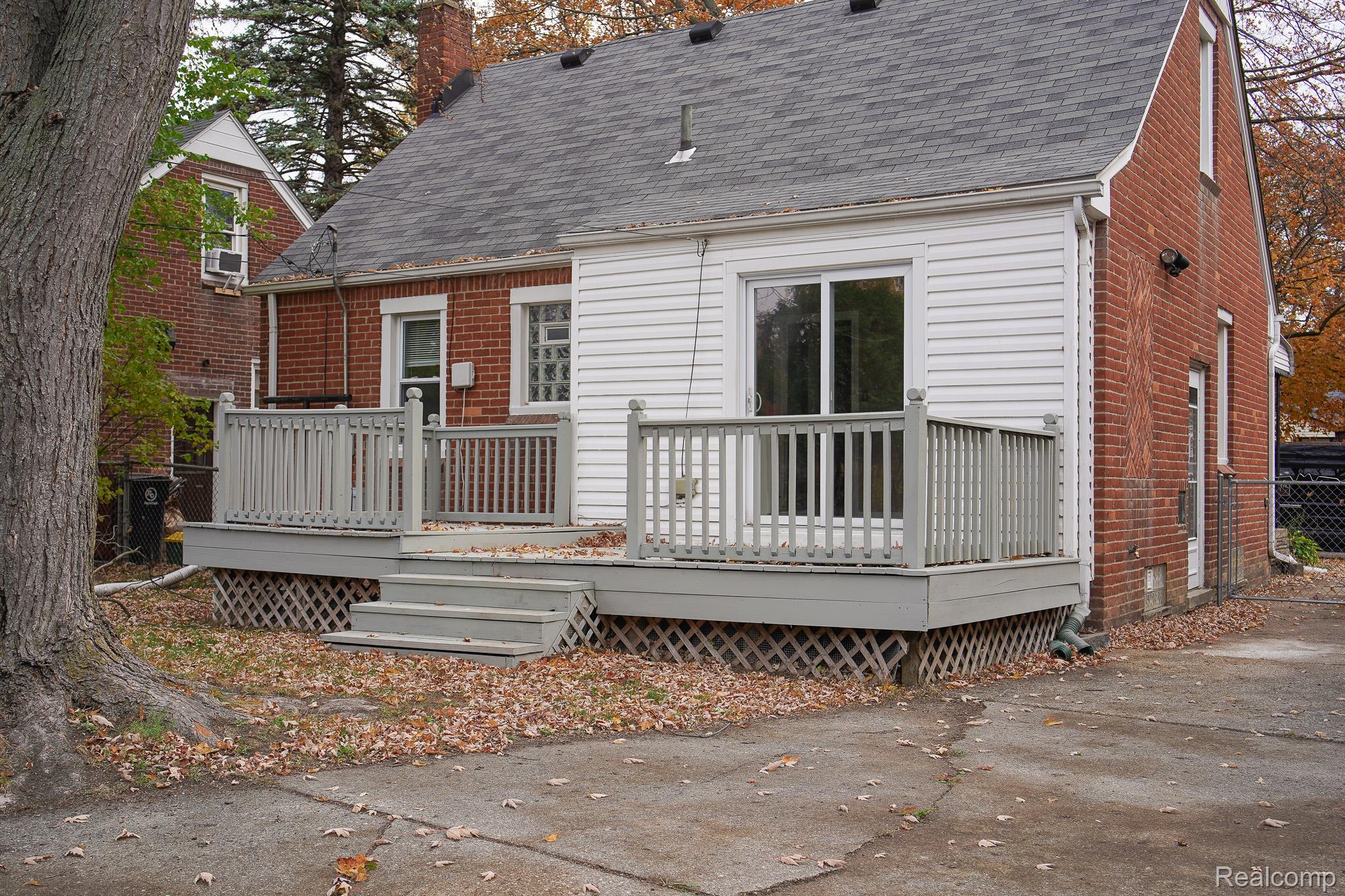 3015 N Vermont Avenue