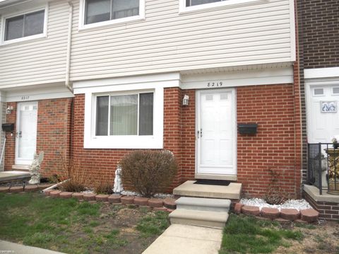 8219 DARTMOUTH Avenue Warren City Macomb MI 48093