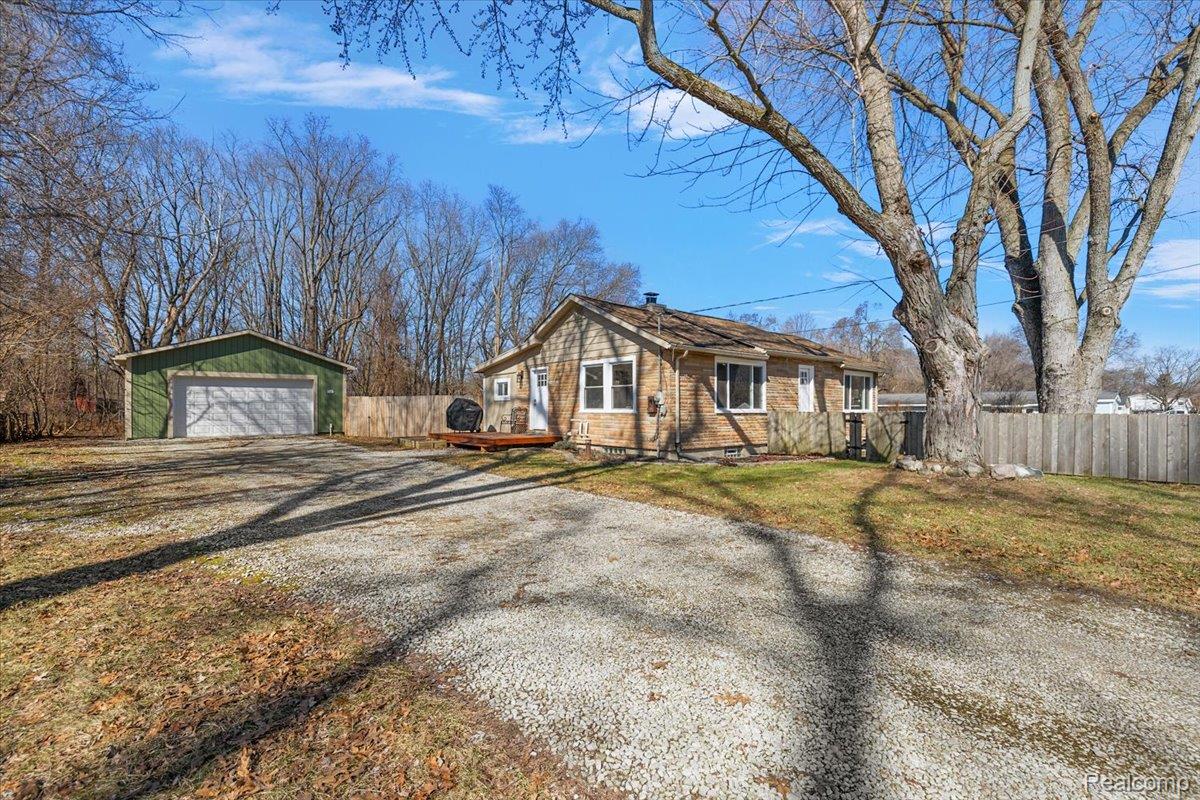 5275 Lake Grove Drive