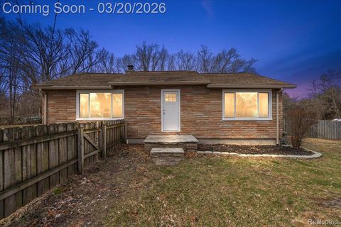 5275 Lake Grove Drive White Lake Charter Township MI 48383