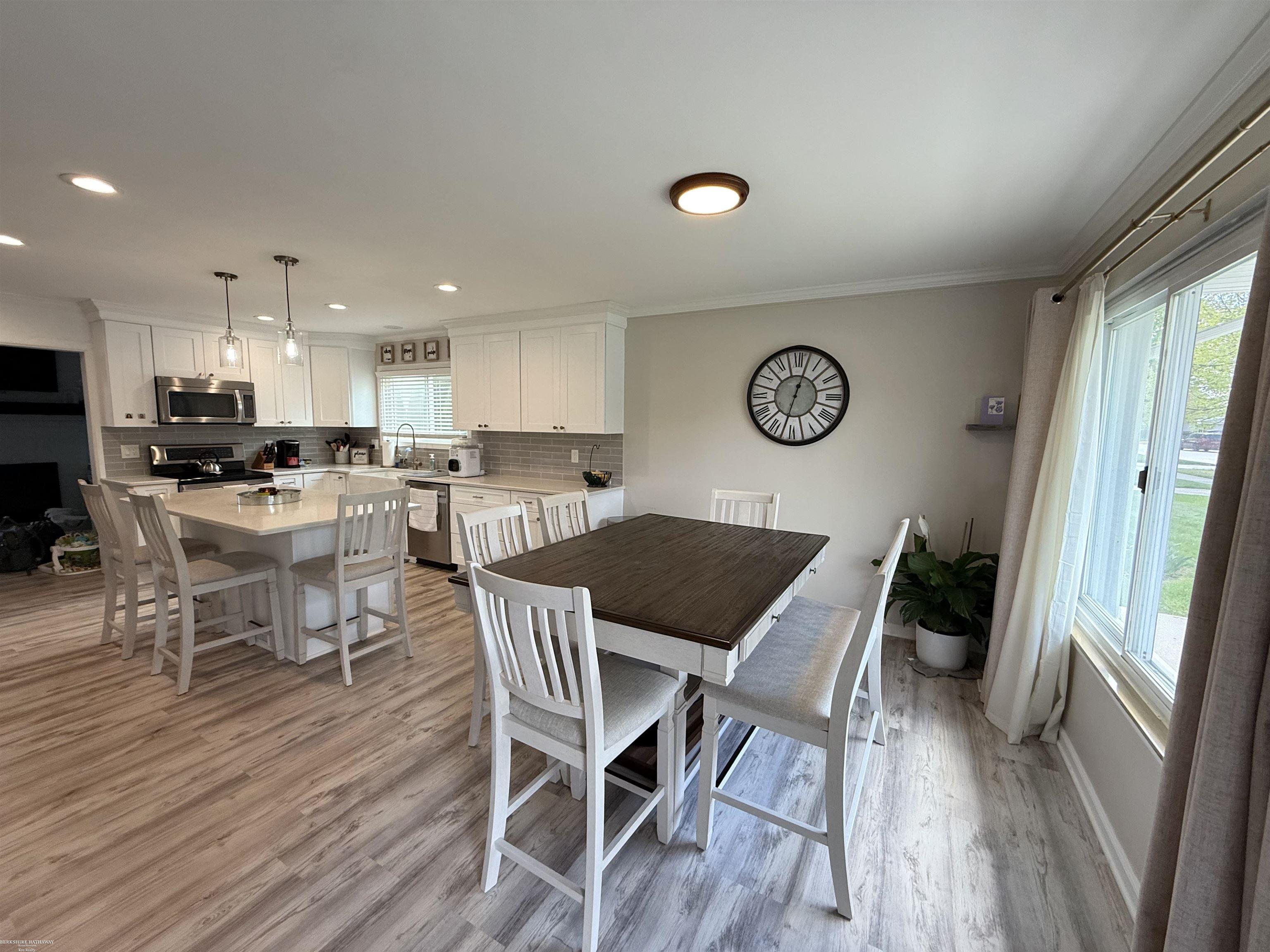 1250 W Elmwood Avenue