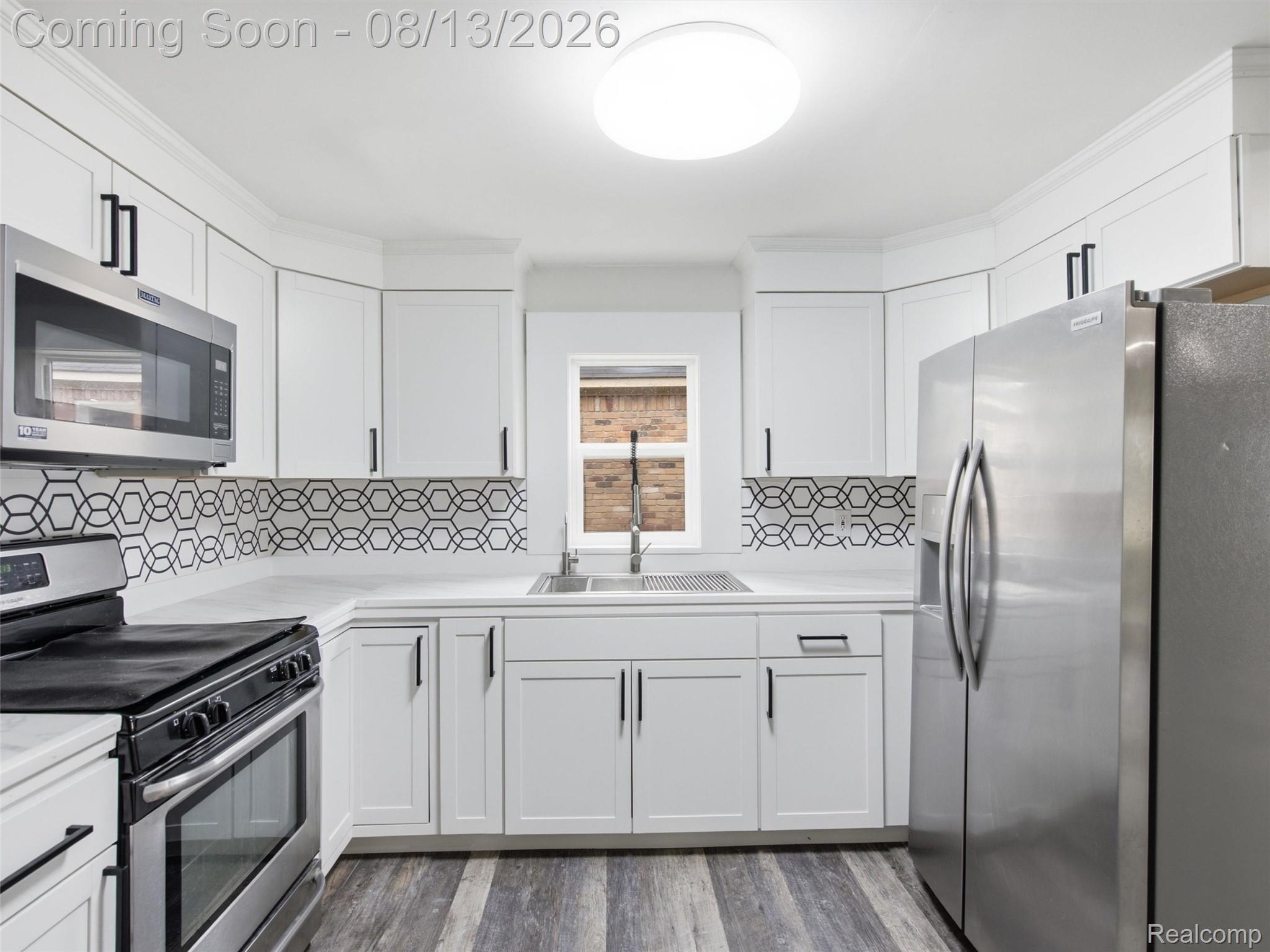 1039 Ennest Boulevard