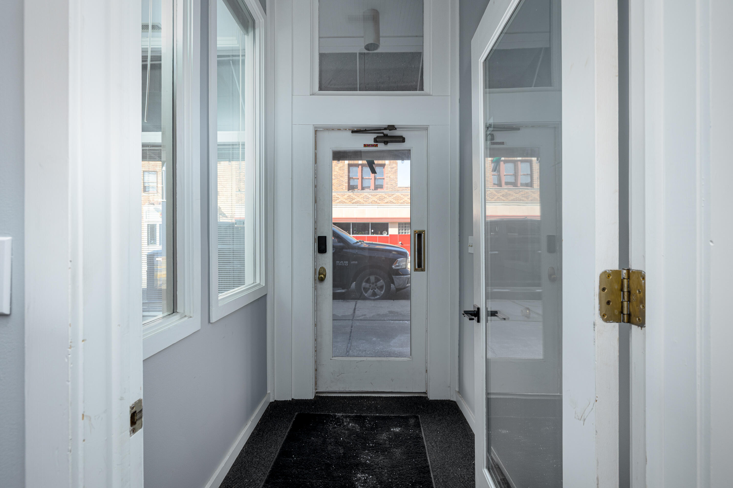 7 S Washington Street