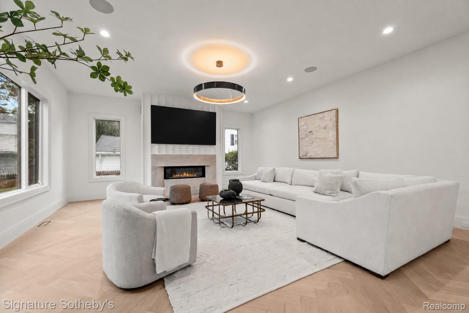 1042 Brookwood Street