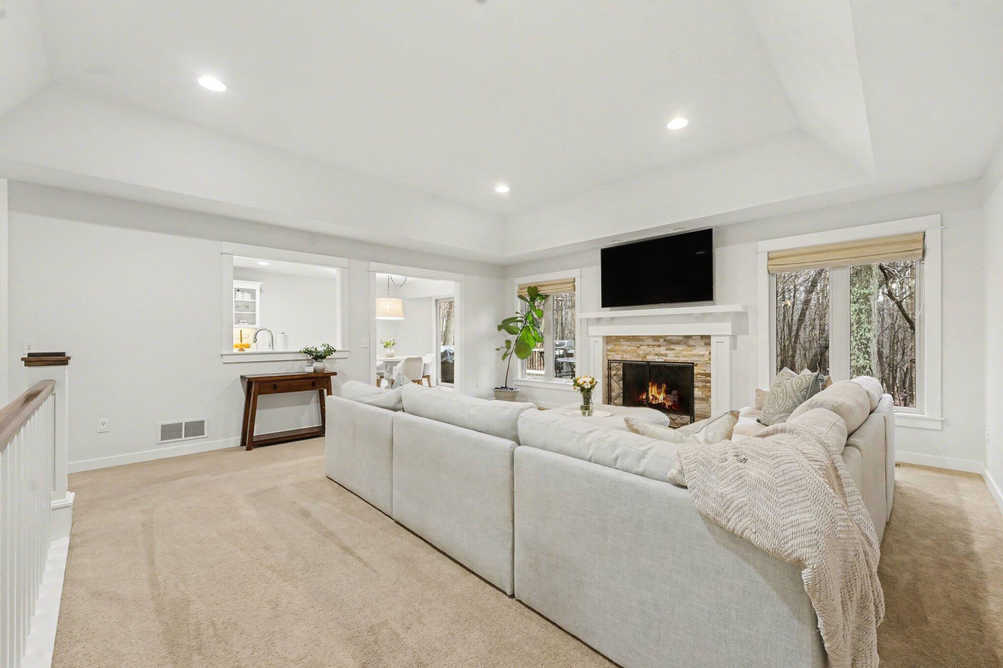 8020 Therese Court SE