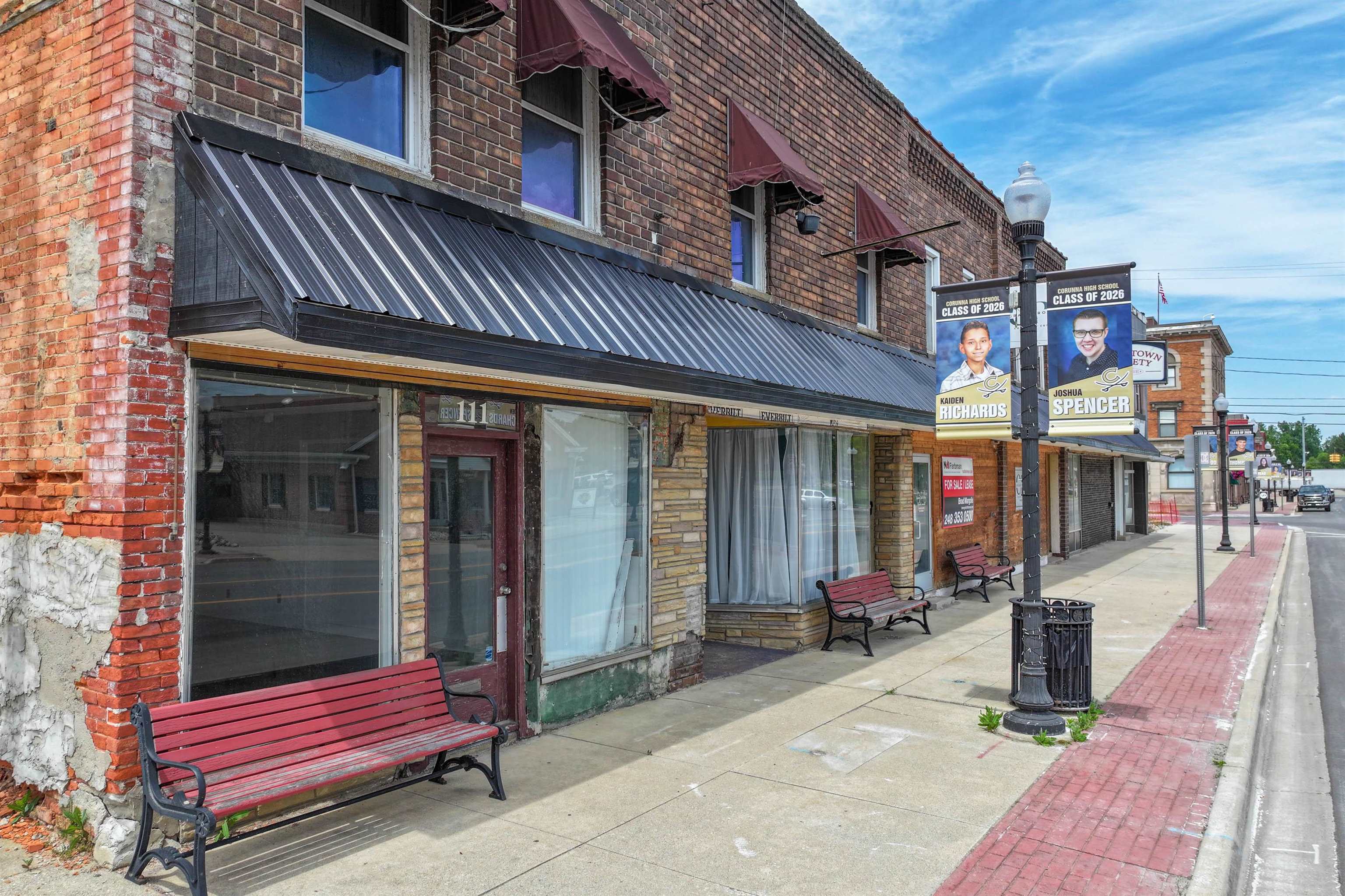 111 N Shiawassee Upper Unit Street