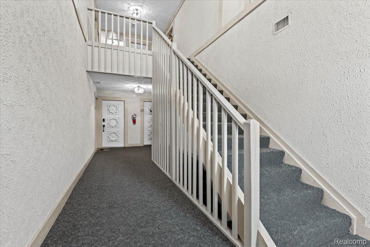 42160 Woodward Avenue 17