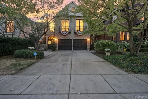596 Henrietta Street Birmingham City MI 48009