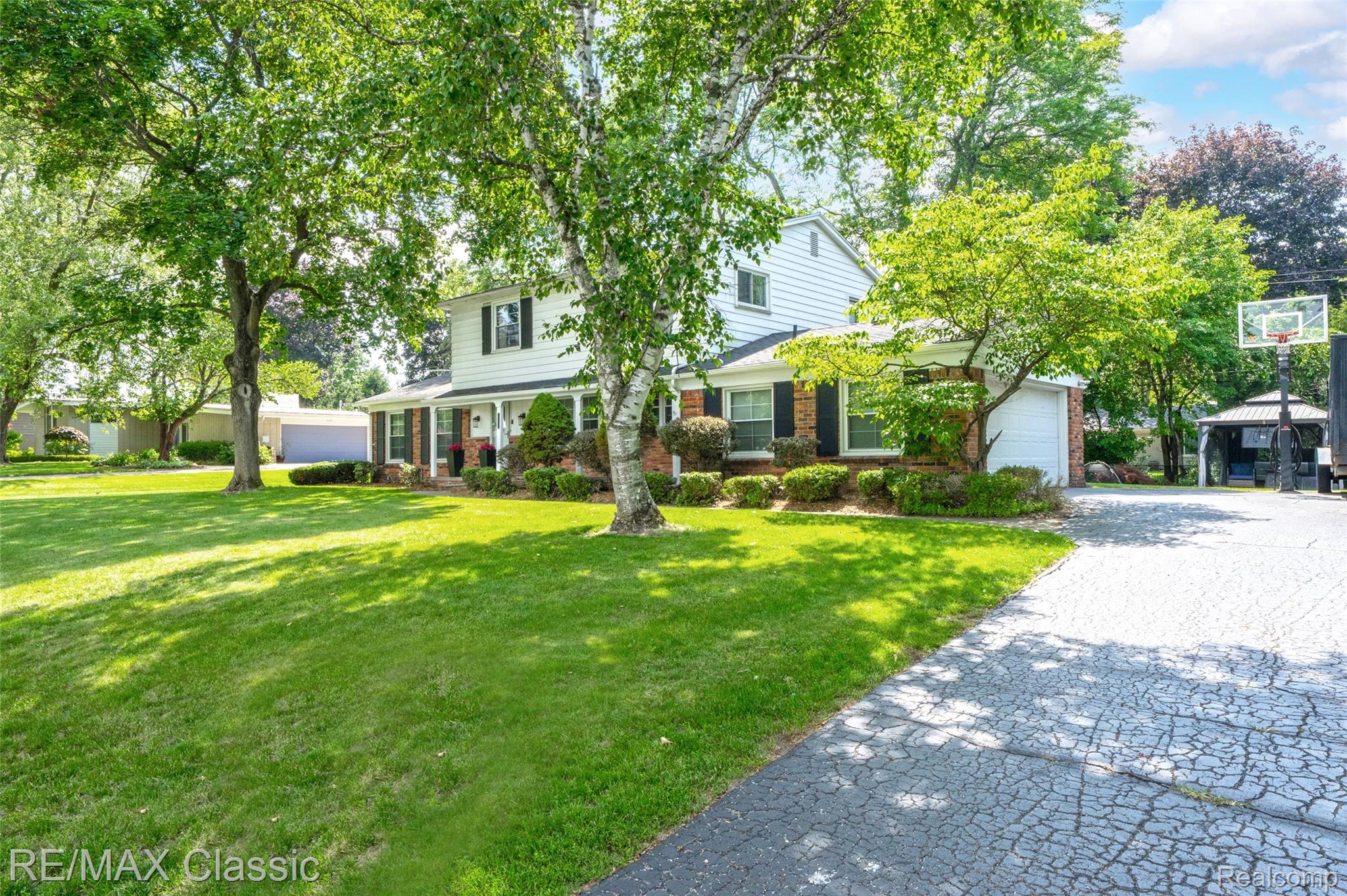 6638 Woodbank Drive