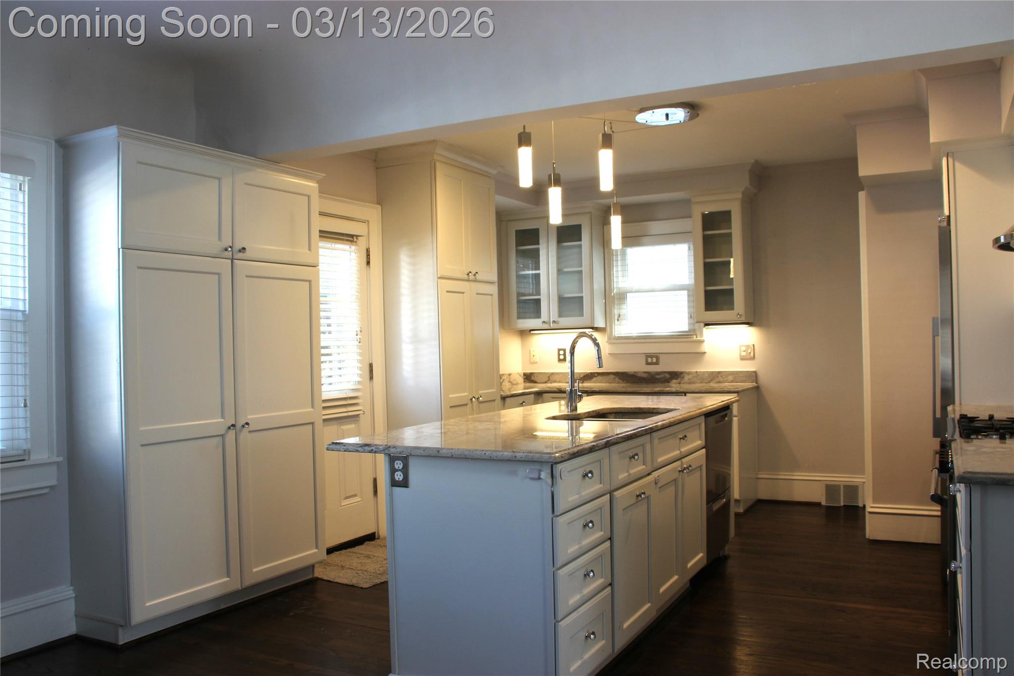 115 E Lincoln Street