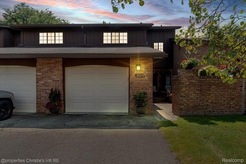 26216 Summerdale Drive Southfield City MI 48033