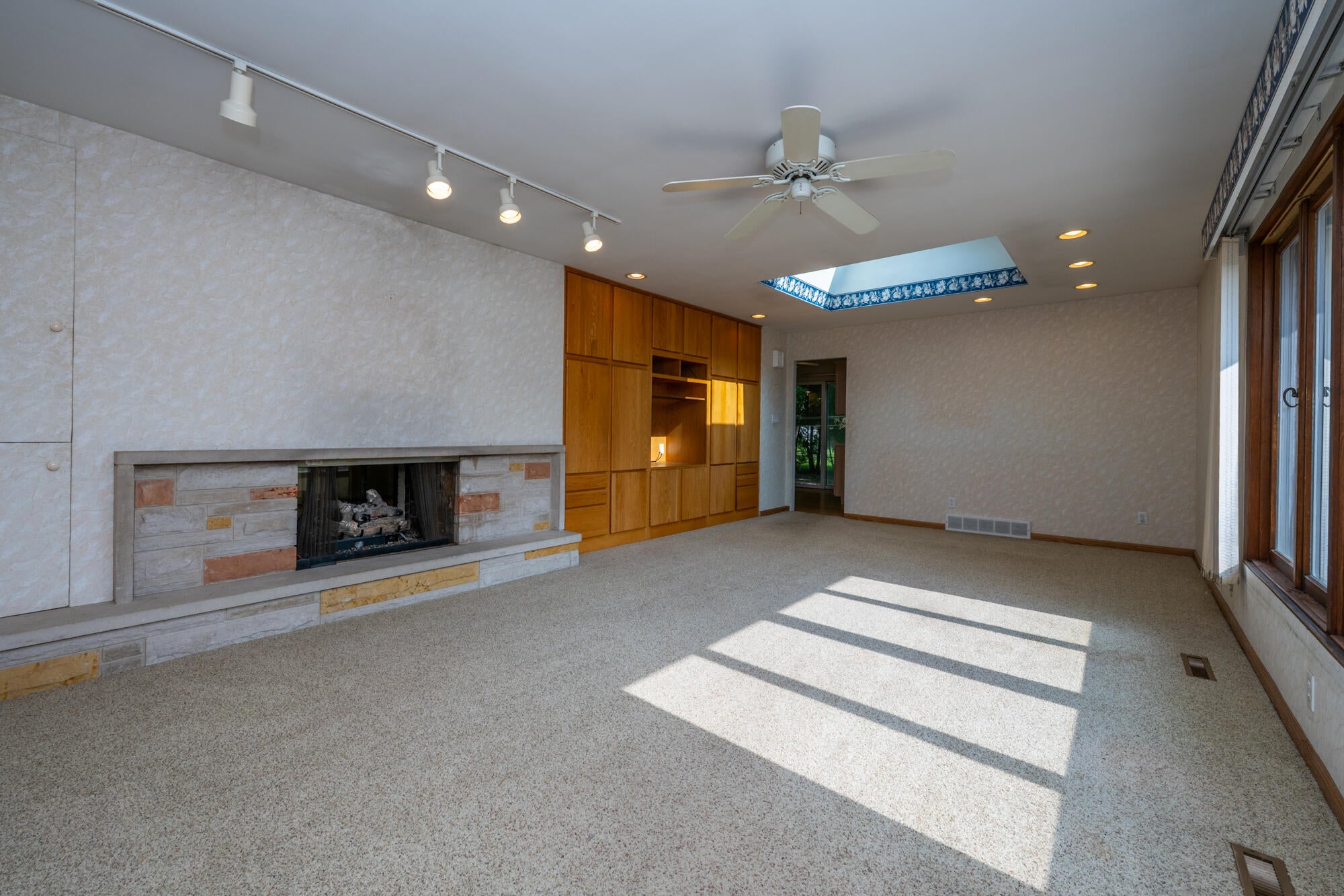 4334 Laurel Drive