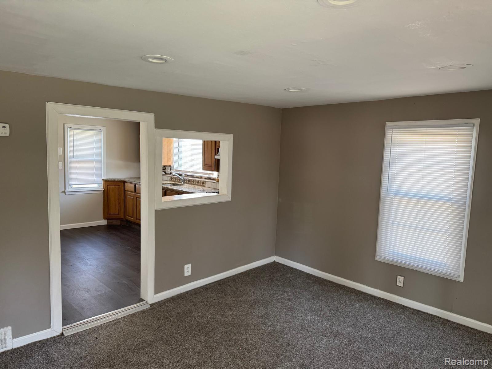 24025 CUNNINGHAM Avenue