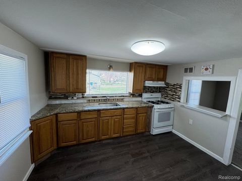 Tiny photo for 24025 CUNNINGHAM Avenue, Warren City, MI 48091 (MLS # 20251060995)