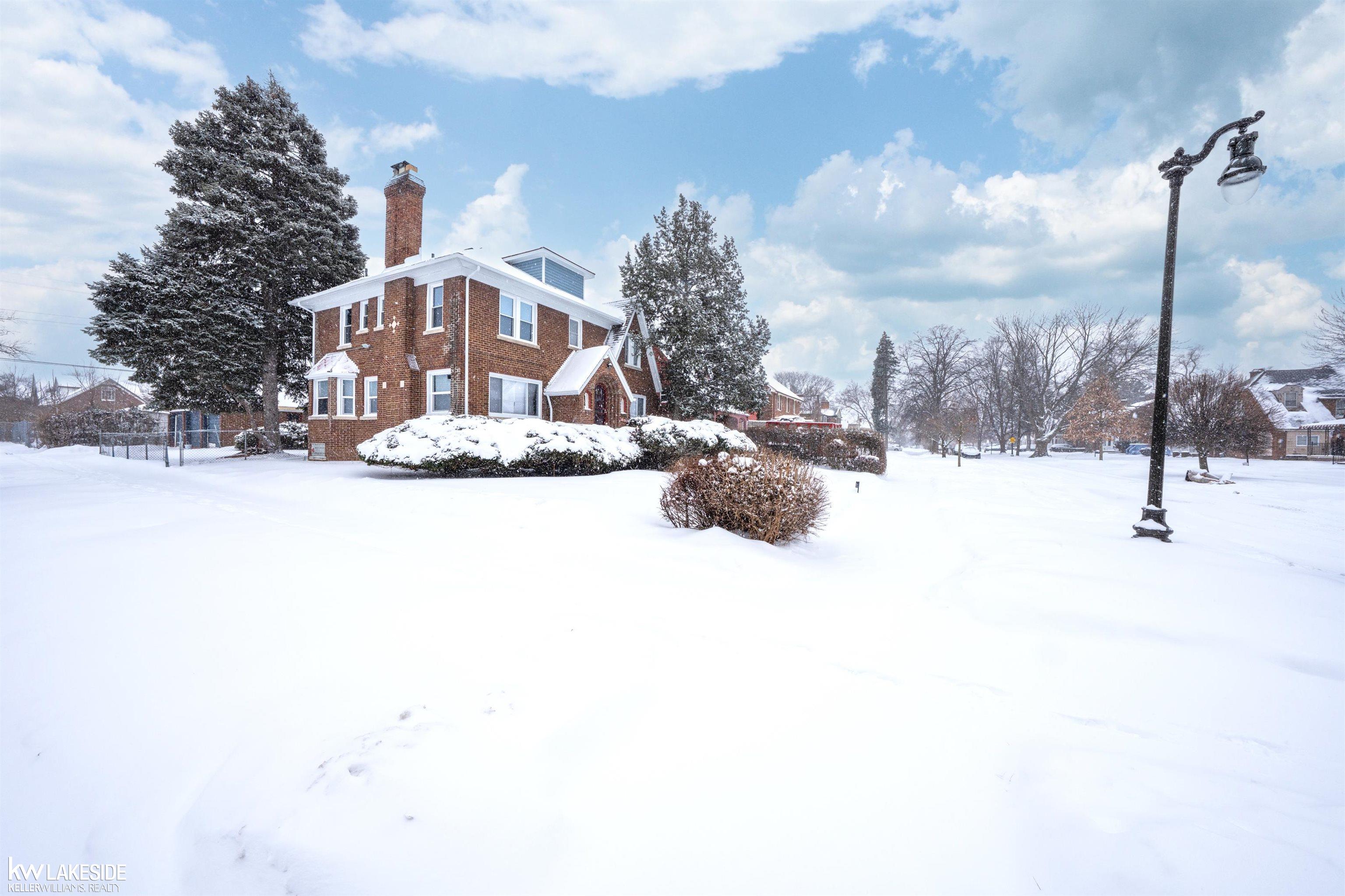 14054 Woodmont Avenue