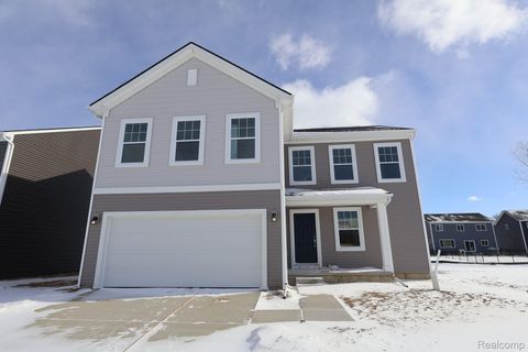 372 Edge Brook Drive Holly Township MI 48442