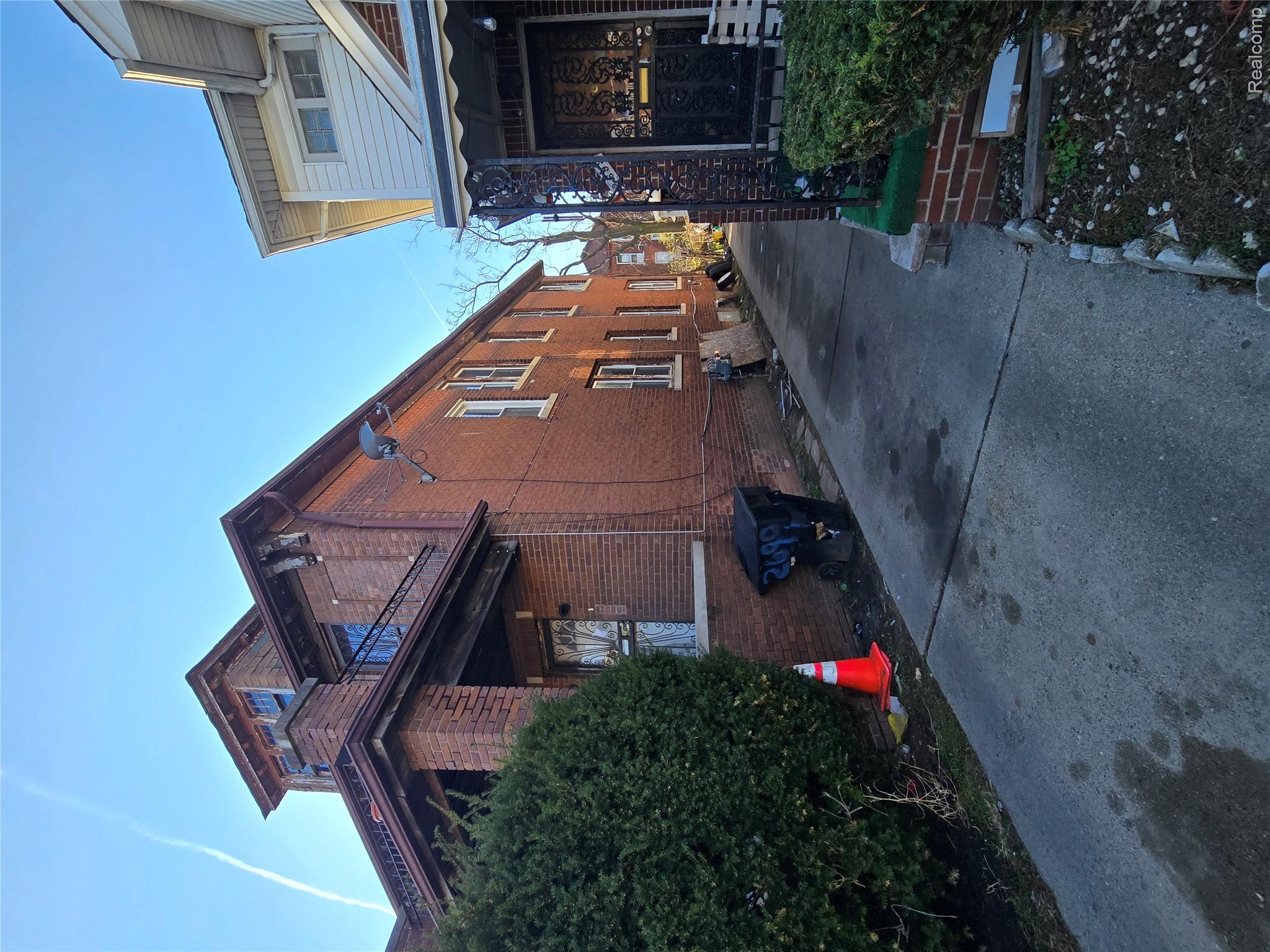 2691 Pasadena Street