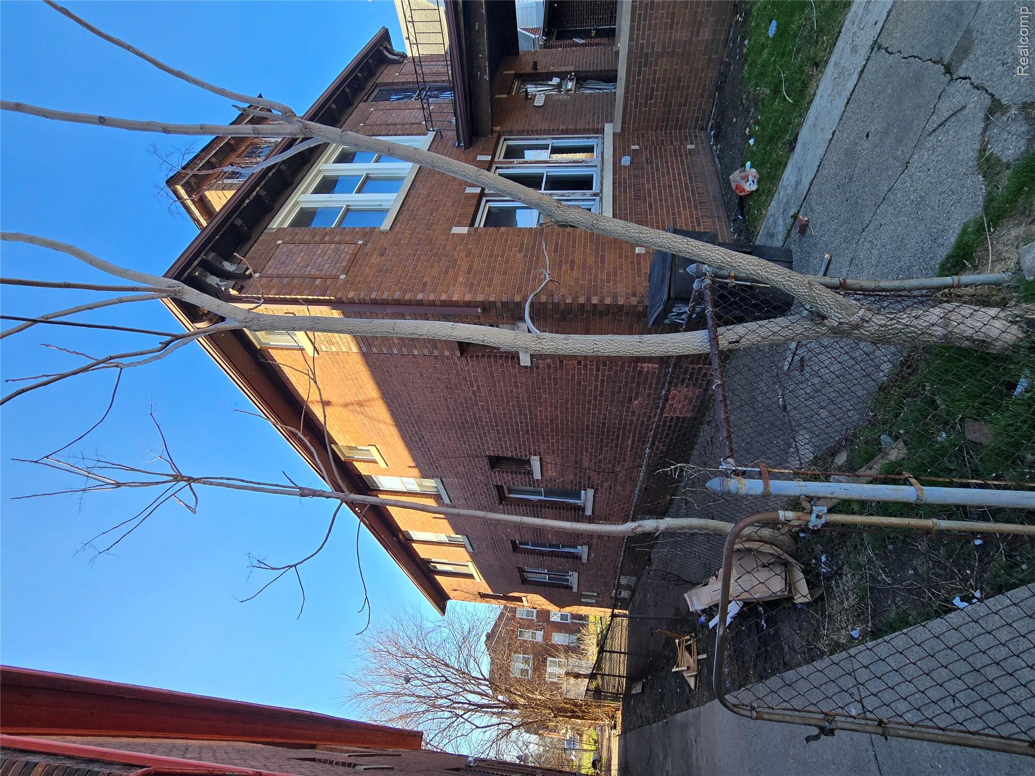 2691 Pasadena Street