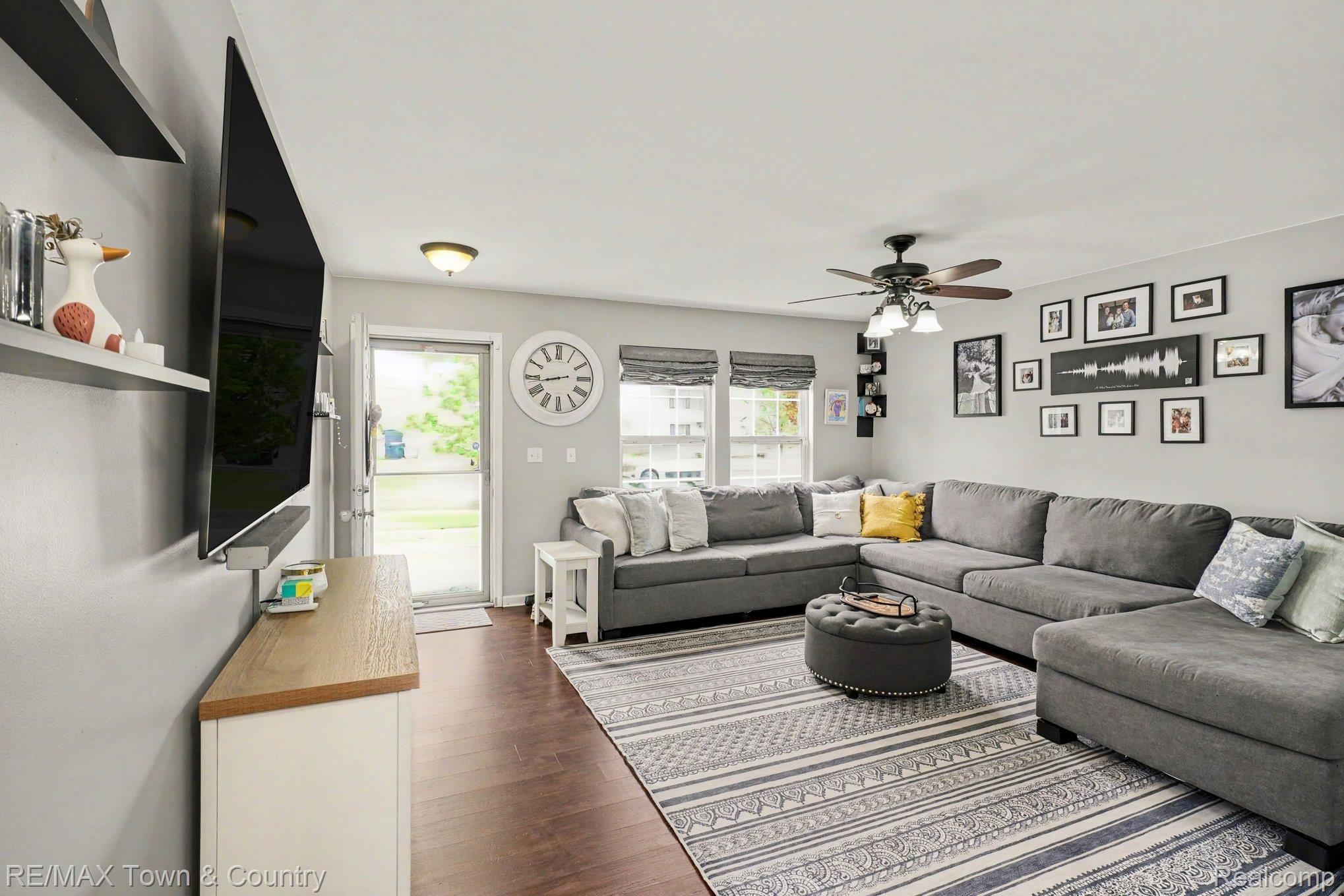 3253 Pine Run Drive