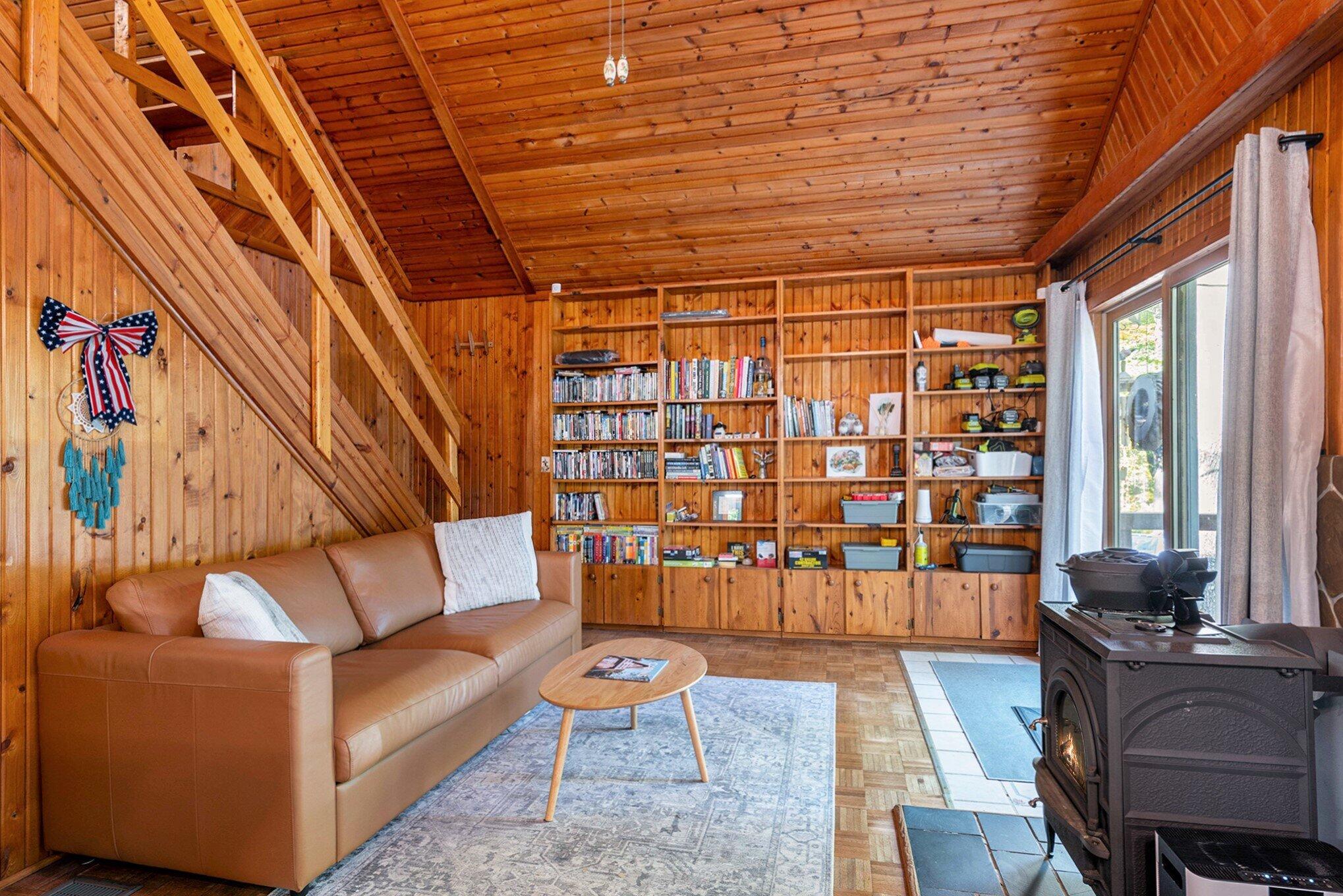 376 W Lincoln Street