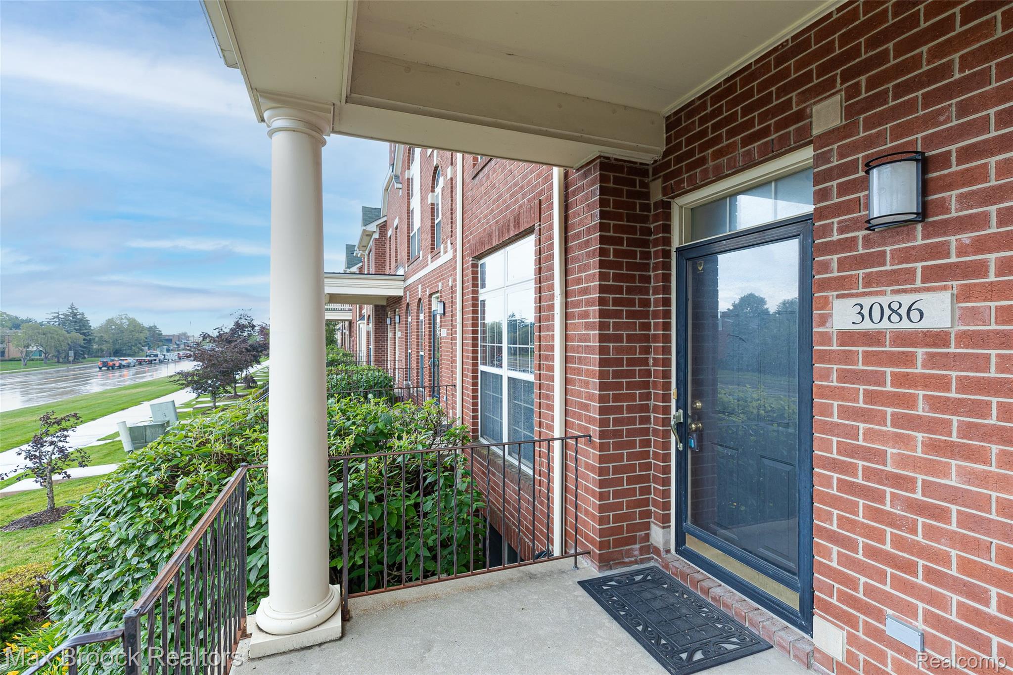 3086 CAMDEN Drive