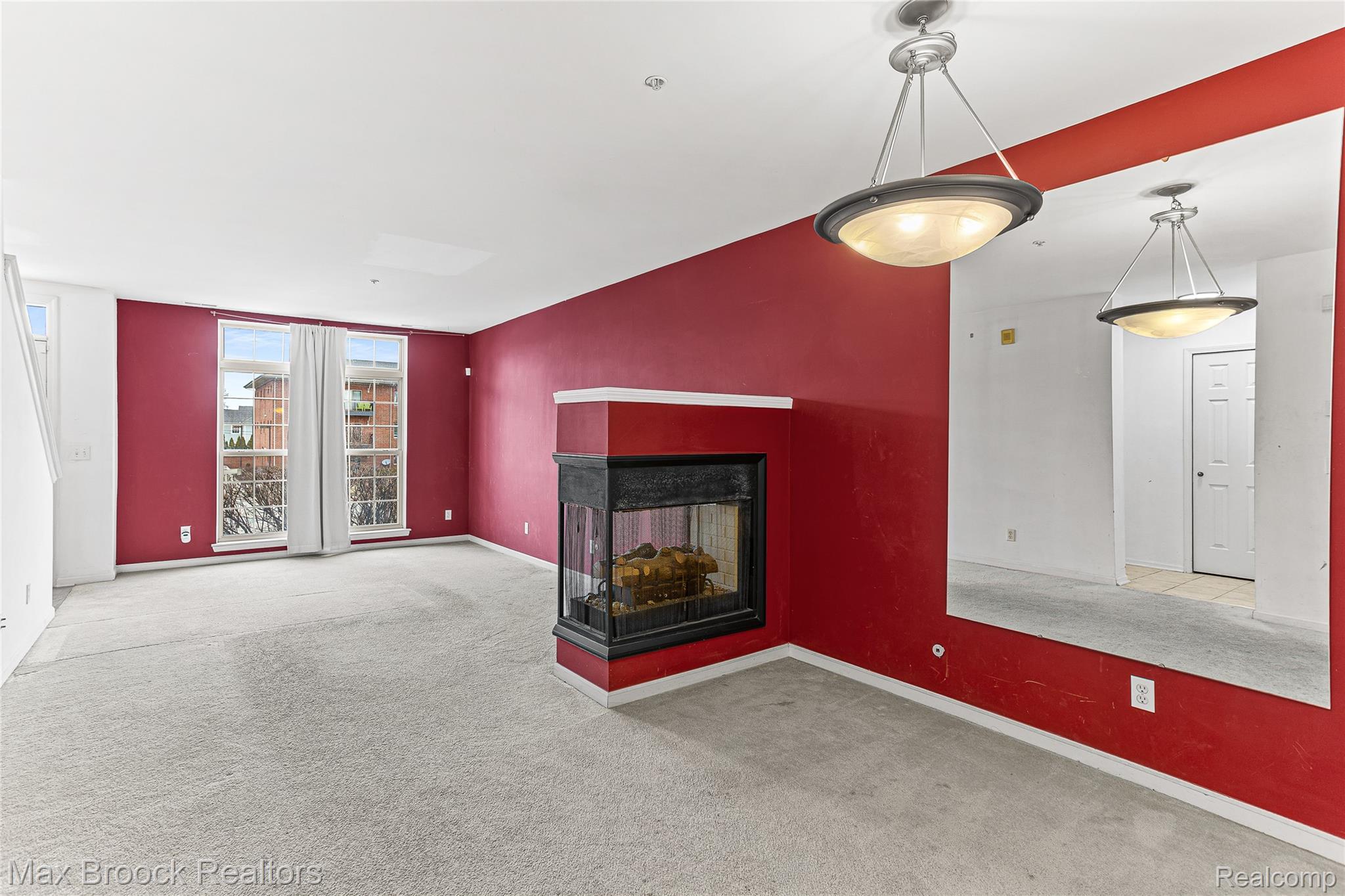 3086 CAMDEN Drive