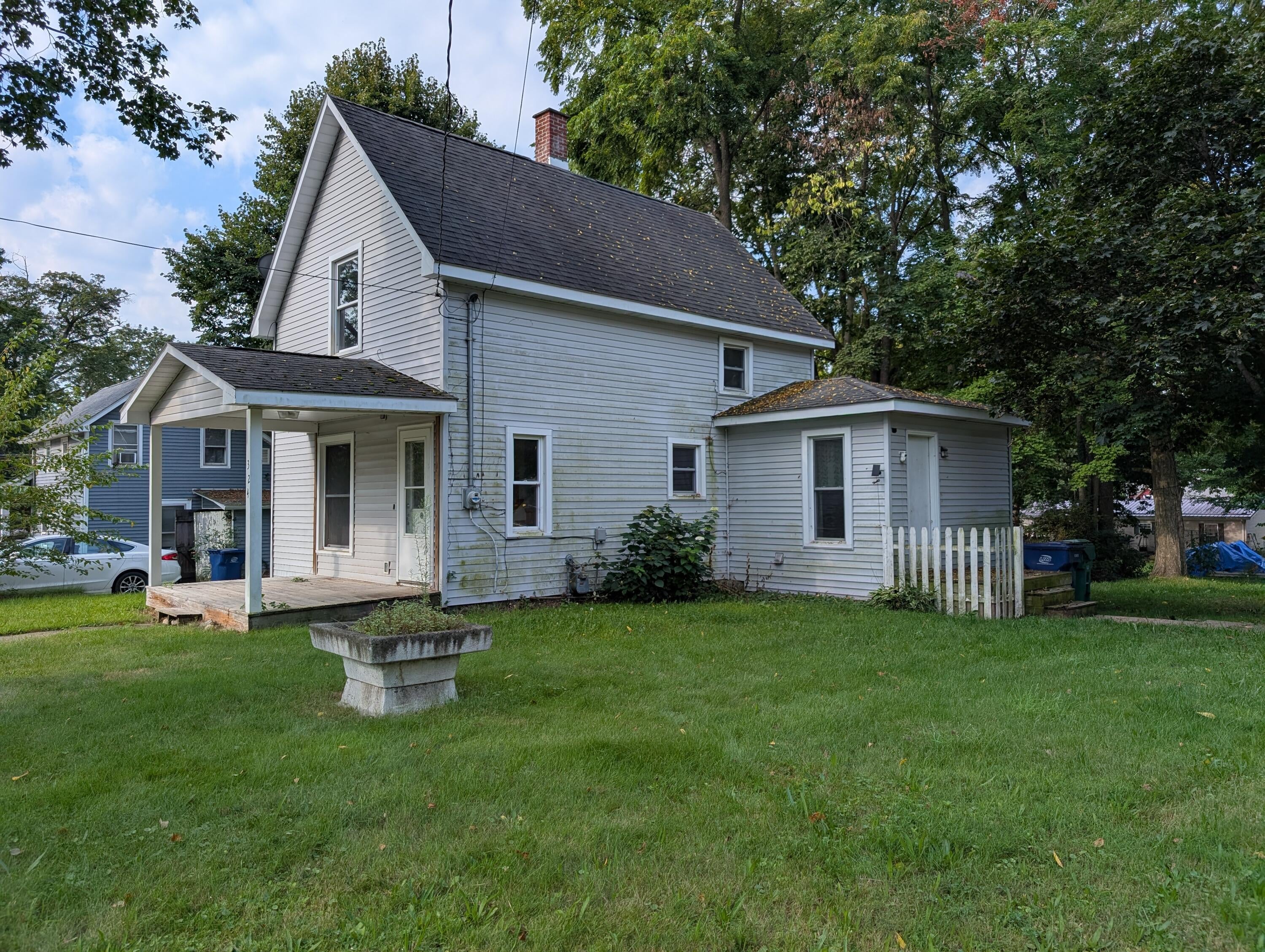 324 S East Street