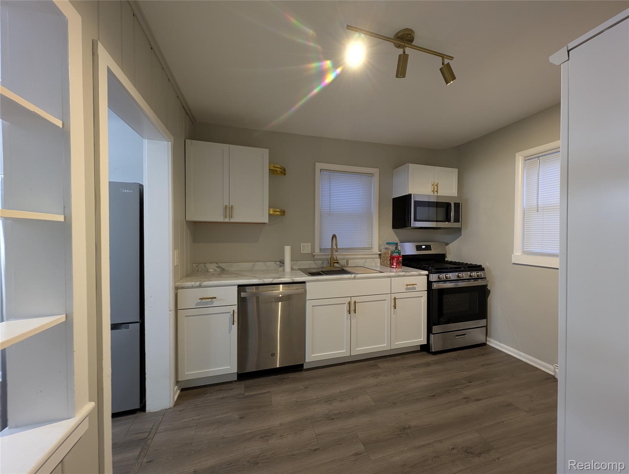 263 W Ann Arbor Avenue