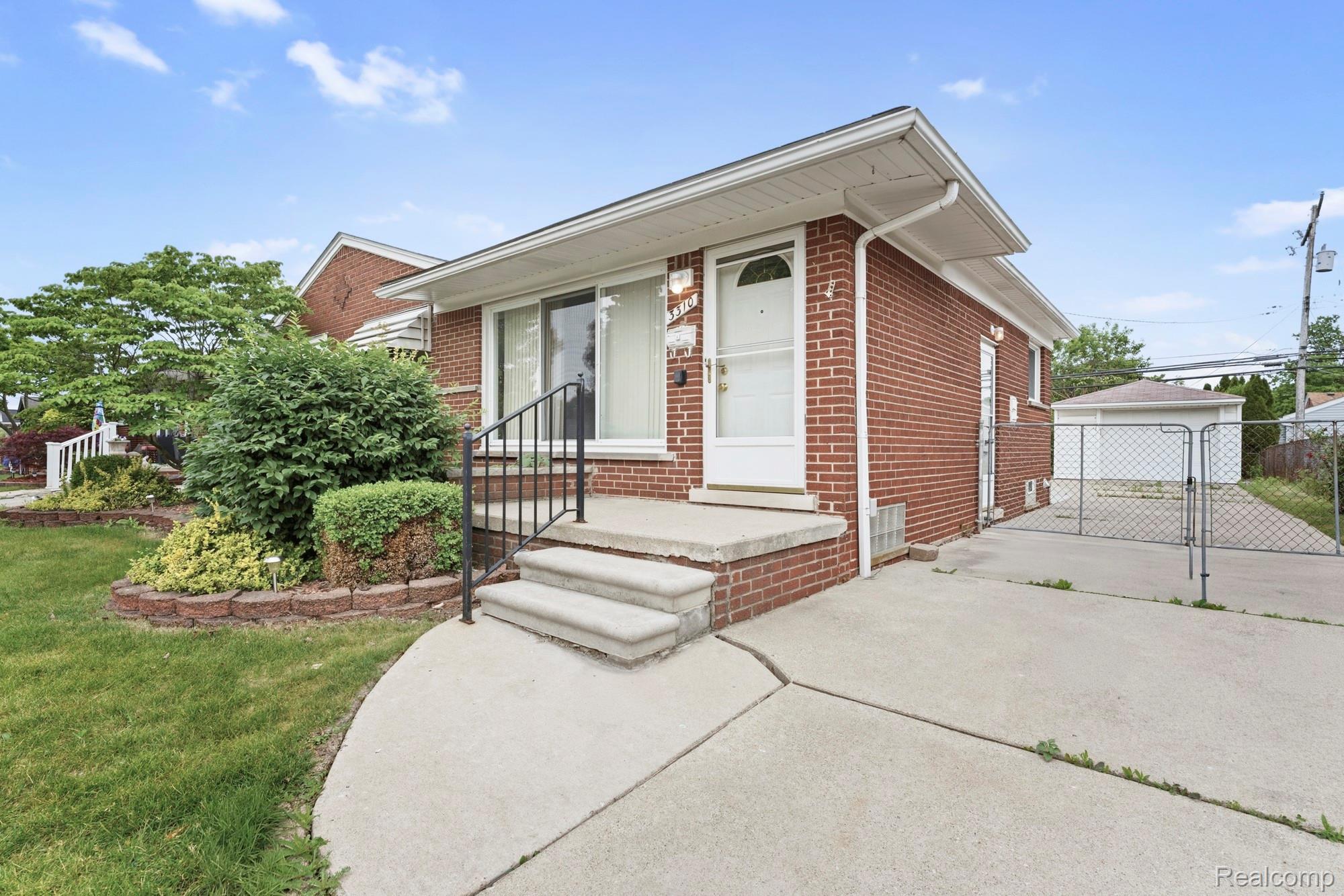 3310 Maidstone Street