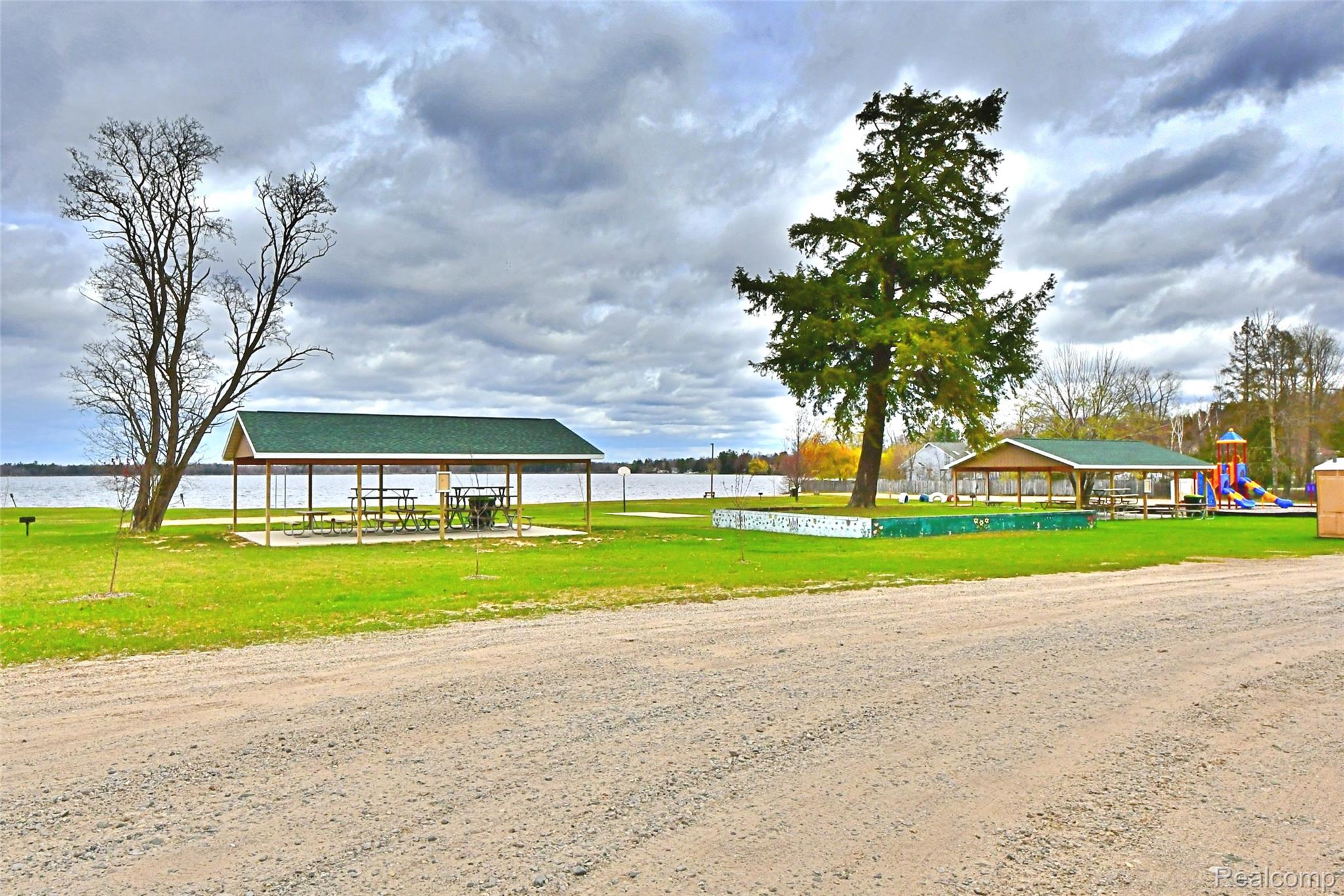 8834 Iroquois Trail
