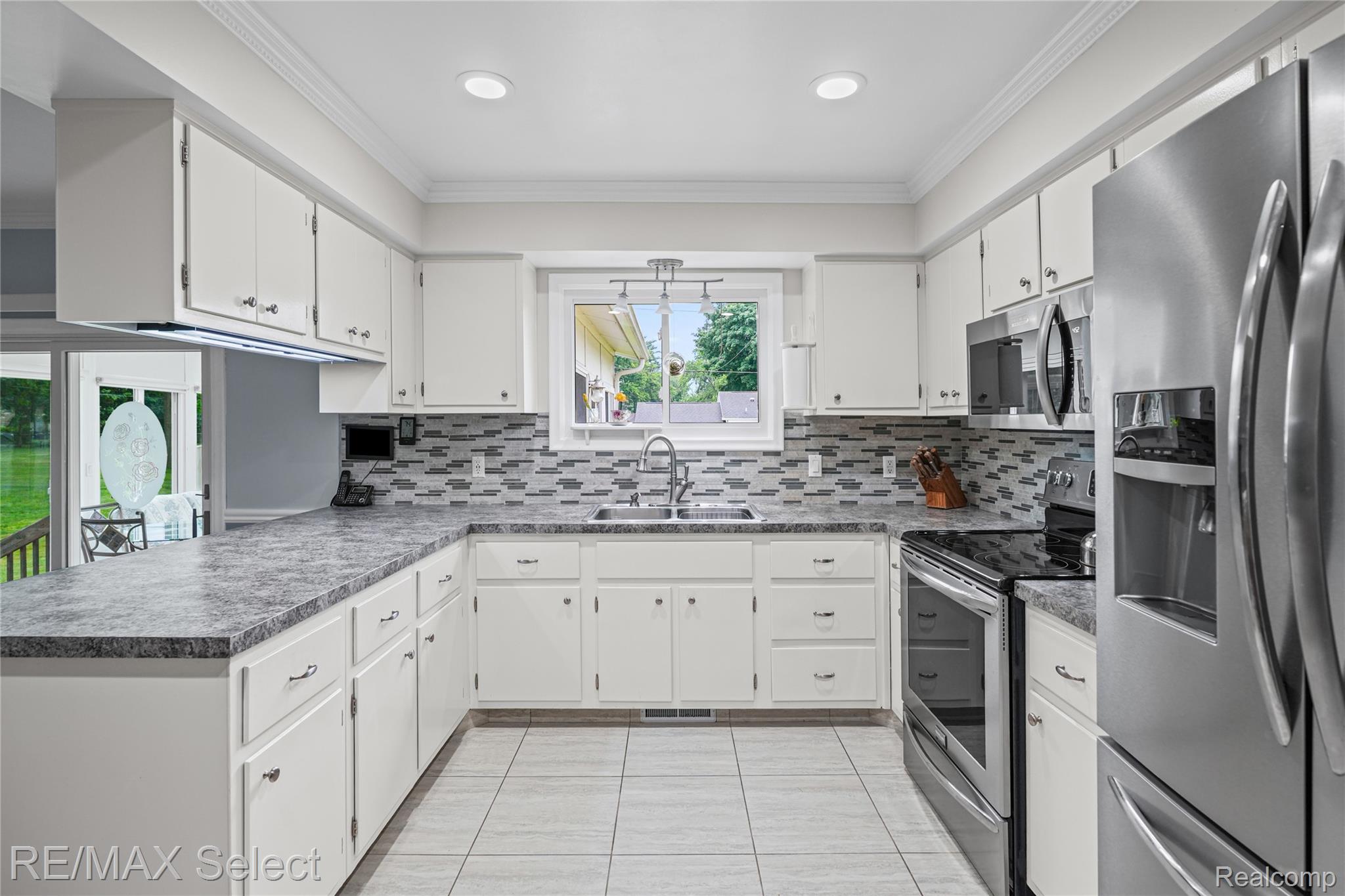 1333 Hidden Oaks Court
